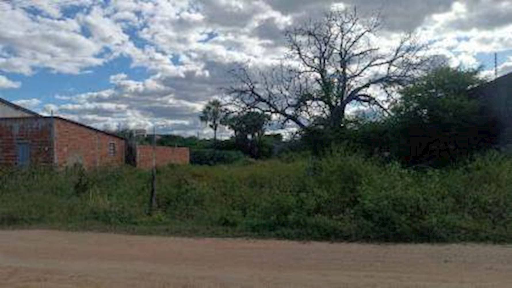 Foto 1 de 4: Terreno em leilão em Cajazeiras - PB — Terreno no Dom Zacarias R. de Moura em Cajazeiras/PB