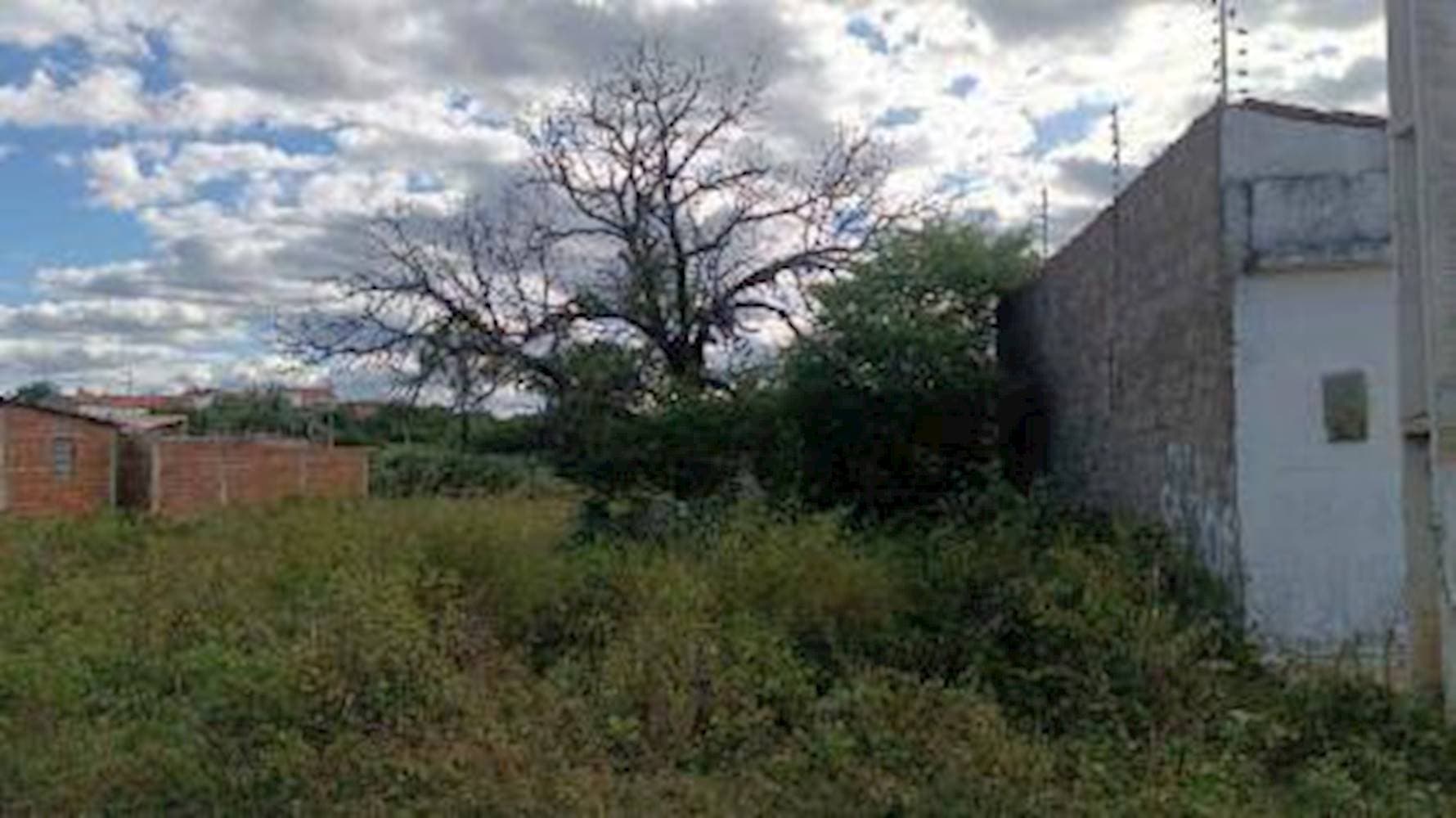 Foto 2 de 4: Terreno em leilão em Cajazeiras - PB — Terreno no Dom Zacarias R. de Moura em Cajazeiras/PB