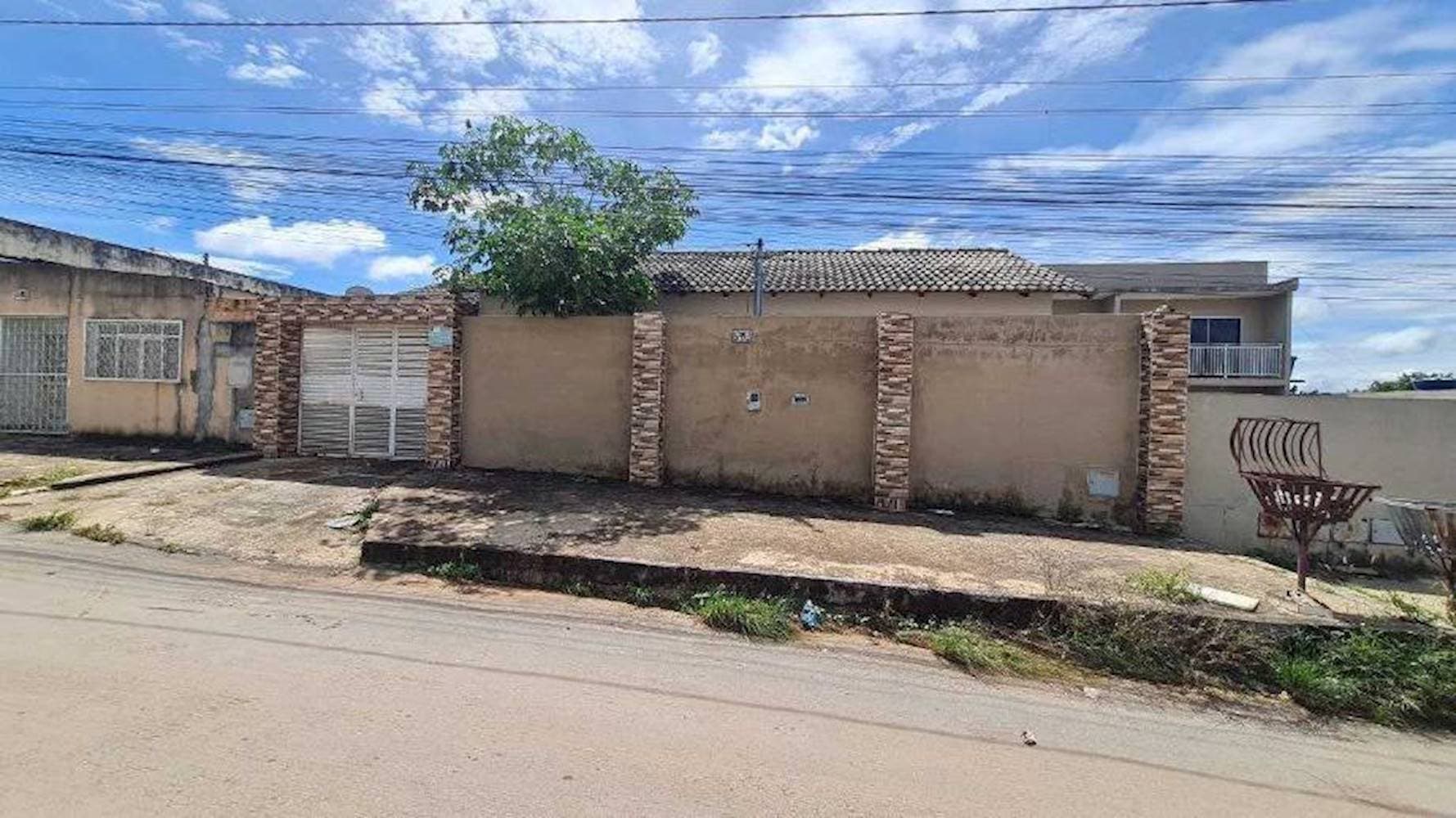 Foto 2 de 10: Casa em leilão em Luziânia - GO — Casa no Loteamento Jardim Do Ingá - Luziânia/GO