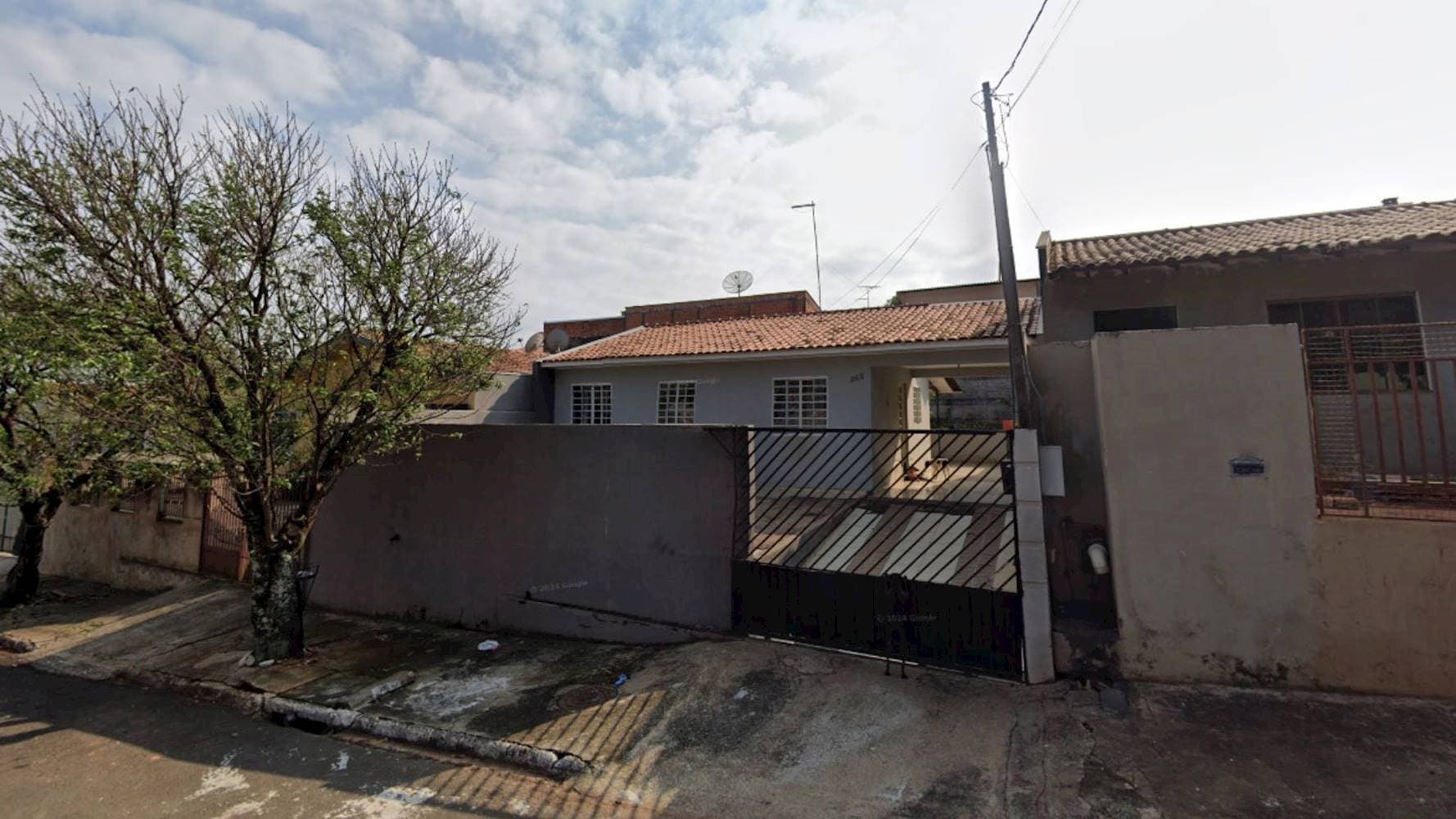 Foto 1 de 4: Casa em leilão em Apucarana - PR — Casa no Jardim Residencial França - Apucarana/PR