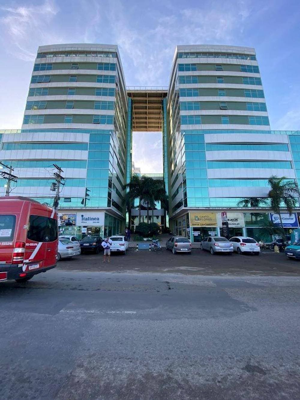 Foto 1 de 10: Comercial em leilão em Itaboraí - RJ — Sala Comercial no Jardim Imperial - Itaboraí/RJ