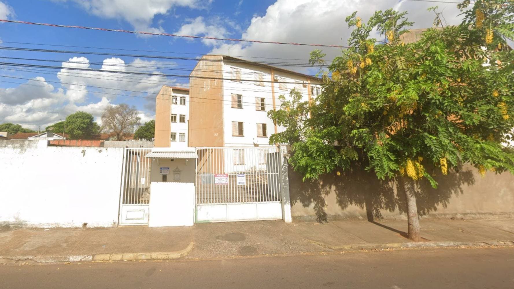 Foto 1 de 5: Apartamento em leilão em Araçatuba - SP — Apartamento no "Conjunto Habitacional Eli Andraus Neto" - Aviação - Araçatuba/SP