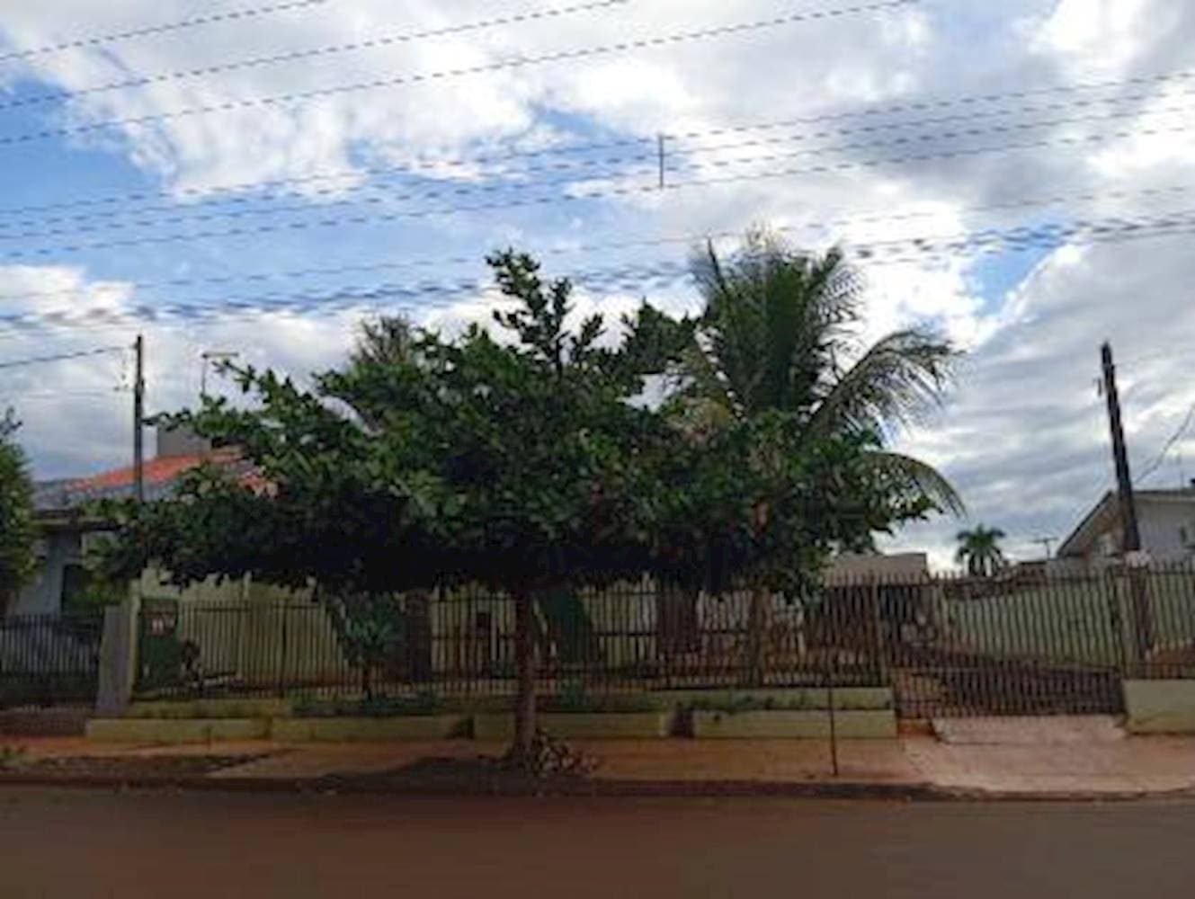 Foto 2 de 15: Casa em leilão em Assis Chateaubriand - PR — Casa no Jardim América - Assis Chateaubriand/PR