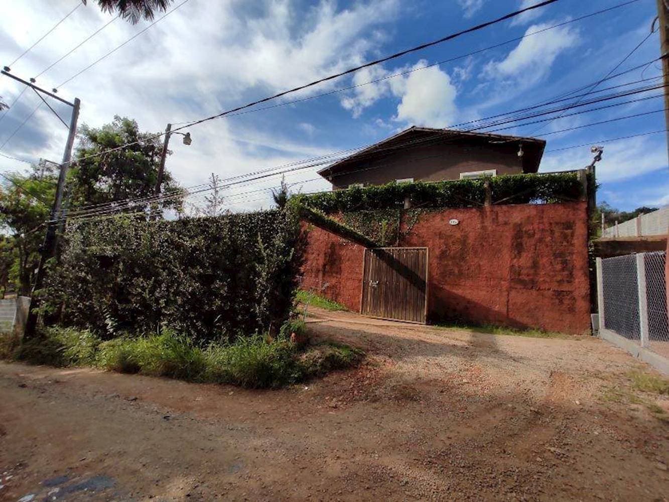 Foto 1 de 18: Casa em leilão em Mairinque - SP — Casa em Canguerinha - Mairinque/SP