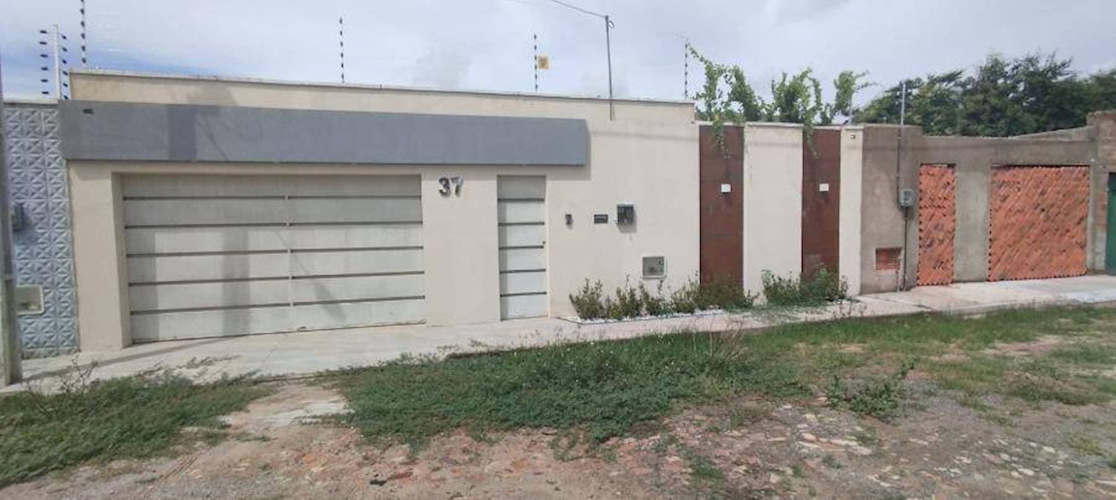 Foto 3 de 3: Casa em leilão em Juazeiro Do Norte - CE, bairro Professora Maria Geli De Sa Barreto — Casa em Professora Maria Geli de Sá Barreto em Juazeiro do Norte/CE