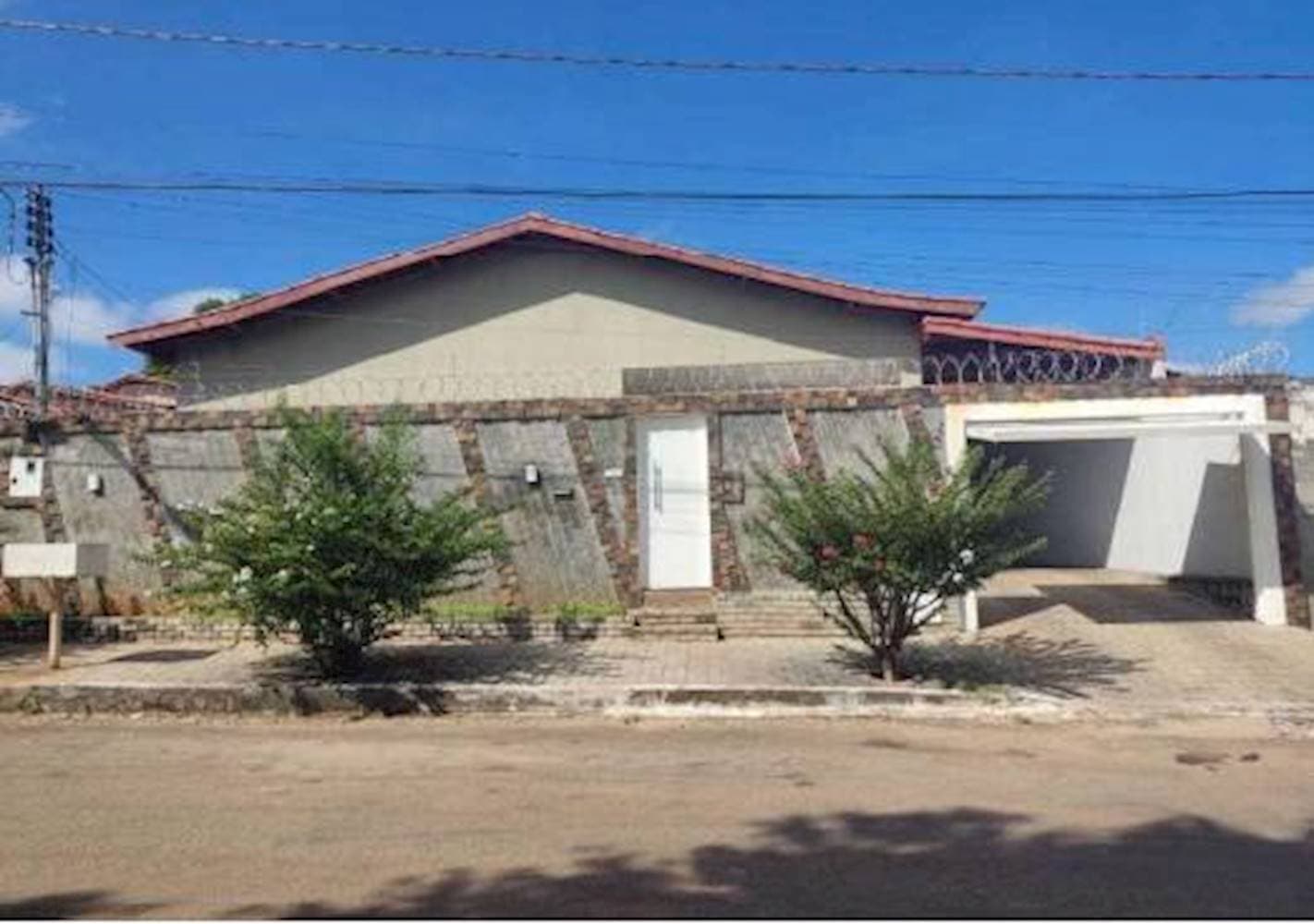 Foto 1 de 19: Casa em leilão em Edéia - GO, bairro Setor Alegrete — Casa no Setor Alegrete - Edéia/GO