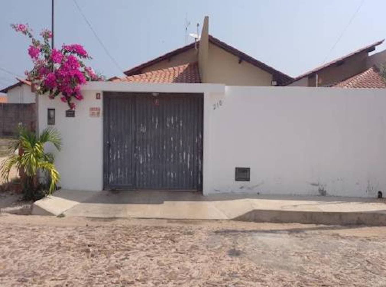 Foto 1 de 30: Casa em leilão em Parnaíba - PI, bairro Dirceu Arcoverde — Casa em Dirceu Arcoverde - Parnaíba/PI