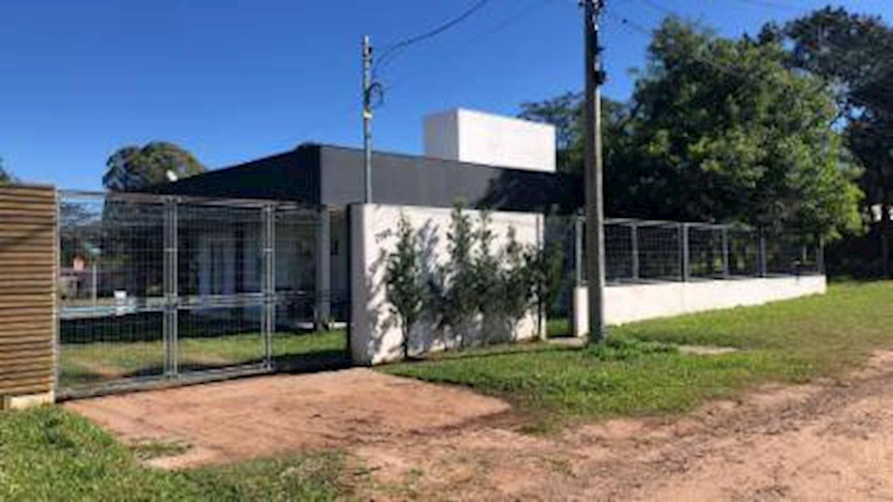 Foto 1 de 10: Casa em leilão em Uruguaiana - RS, bairro São Marcos — Casa em São Marcos - Uruguaiana/RS
