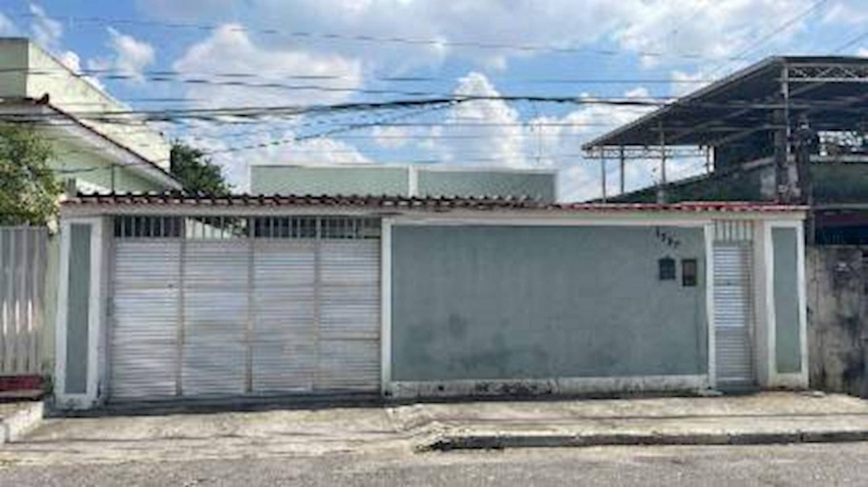 Foto 1 de 13: Casa em leilão em Nilópolis - RJ, bairro Centro — Casa no Centro em Nilópolis/RJ