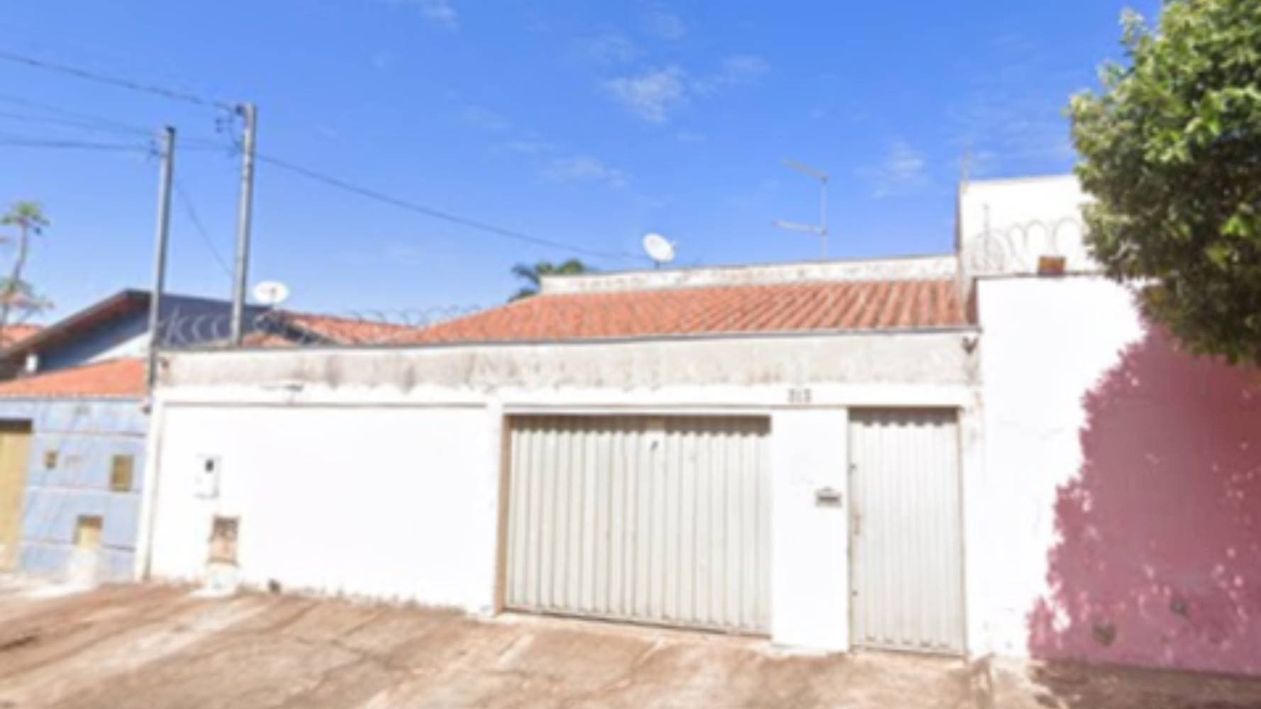 Foto 2 de 5: Casa em leilão em Uberaba - MG, bairro Pacaembu — Casa no Bairro Pacaembu - Uberaba/MG