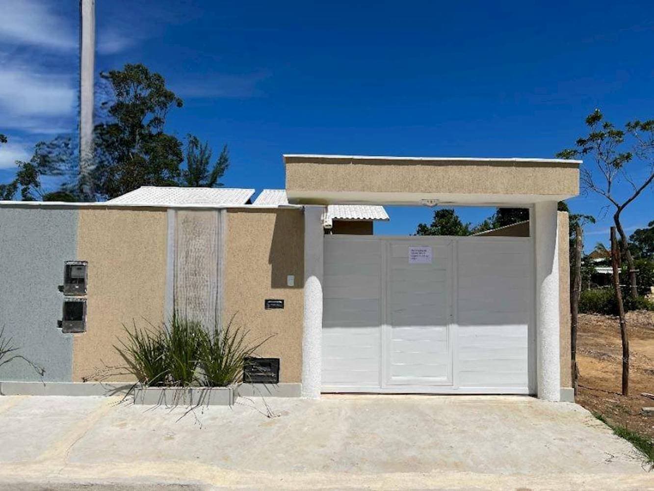 Foto 1 de 17: Casa em leilão em Maricá - RJ, bairro Barroco — Casa de Condomínio em Barroco - Maricá/RJ
