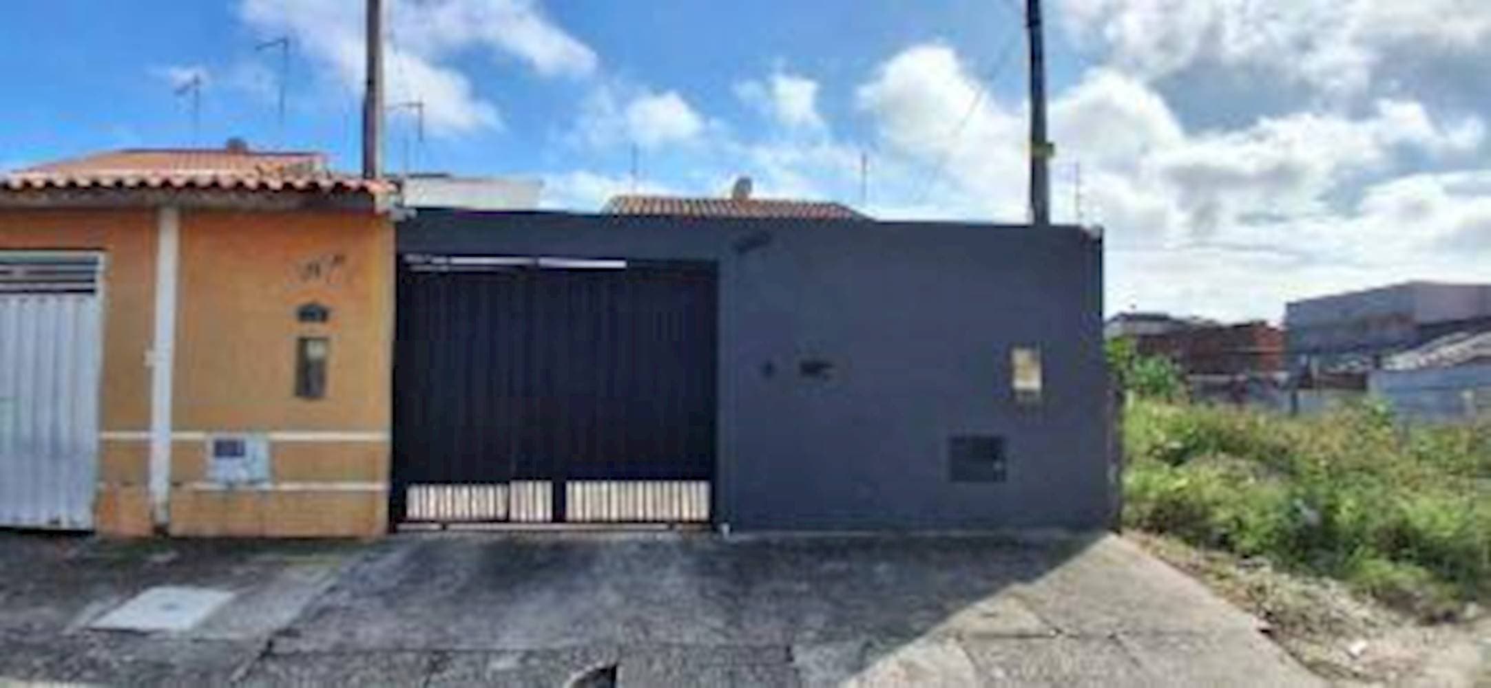 Foto 2 de 15: Casa em leilão em Lorena - SP, bairro Cidade Industrial — Casa na Cidade Industrial em Lorena/SP