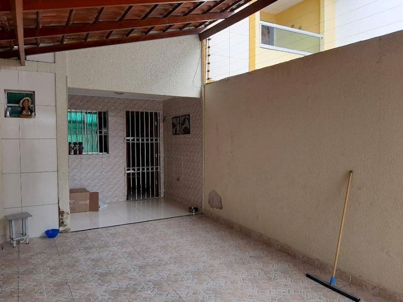 Foto 3 de 12: Casa em leilão em Fortaleza - CE, bairro Cidade Dos Funcionários — Casa na Cidade Dos Funcionários - Fortaleza/CE