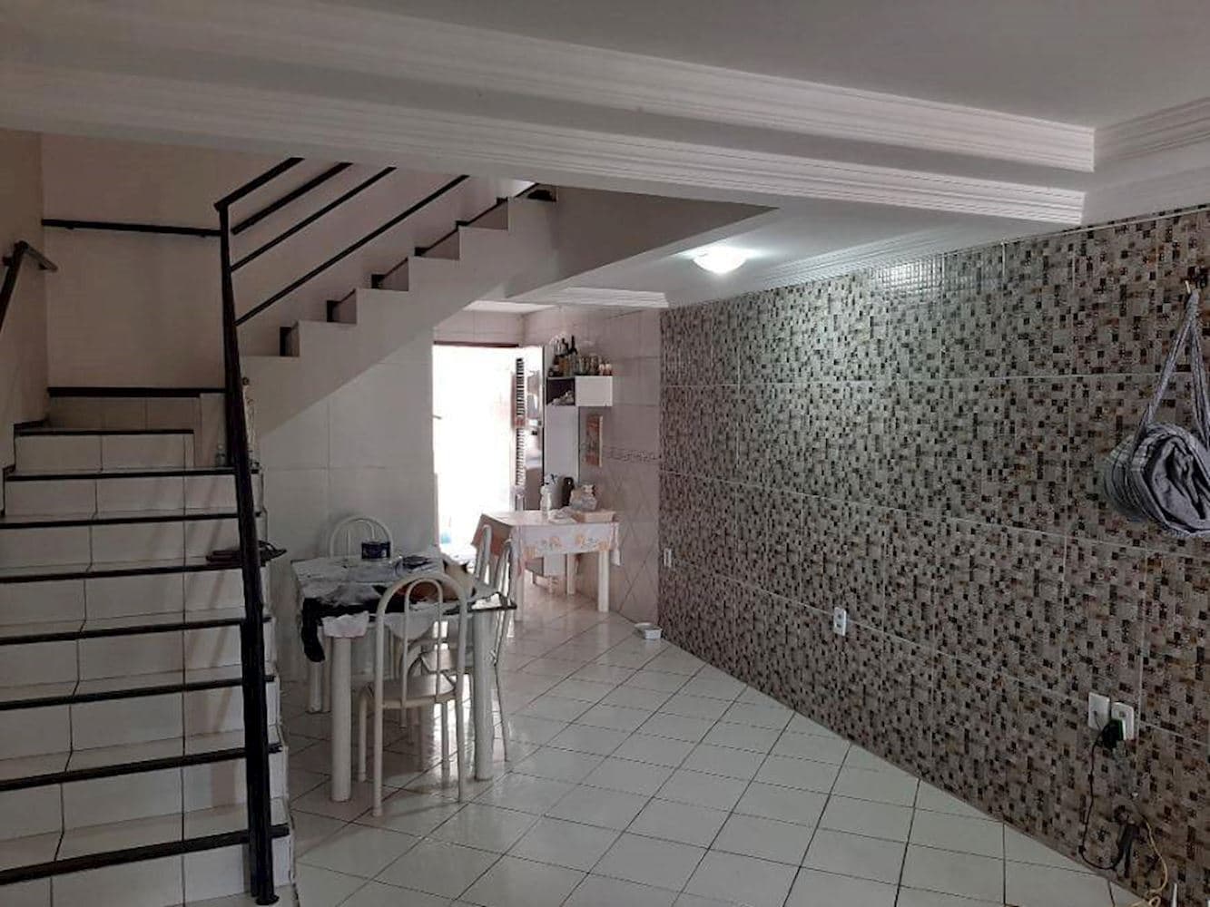 Foto 4 de 12: Casa em leilão em Fortaleza - CE, bairro Cidade Dos Funcionários — Casa na Cidade Dos Funcionários - Fortaleza/CE