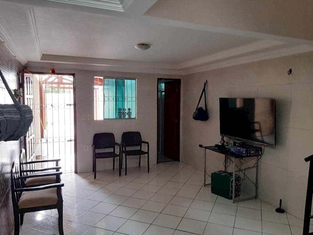 Foto 5 de 12: Casa em leilão em Fortaleza - CE, bairro Cidade Dos Funcionários — Casa na Cidade Dos Funcionários - Fortaleza/CE
