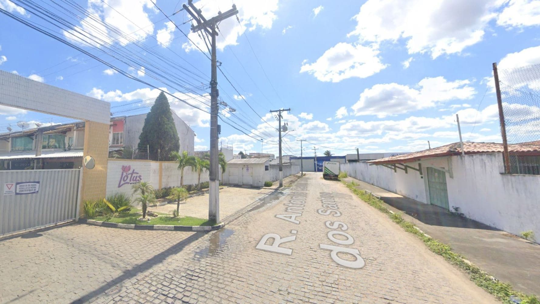 Foto 5 de 6: Casa em leilão em Feira De Santana - BA, bairro Santo Antônio — Casa no "Condomínio Residencial Lótus Residence" - Santo Antônio - Feira de Santana/BA