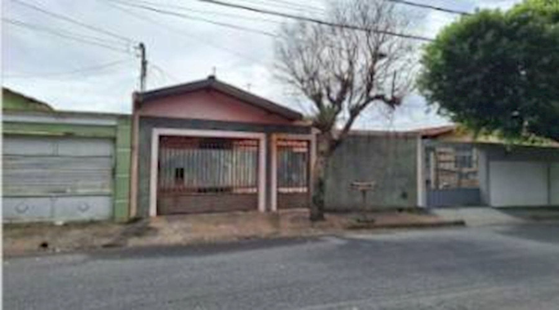 Foto 1 de 3: Casa em leilão em Araçatuba - SP, bairro Jardim Planalto — Casa no Jardim Planalto em Araçatuba/SP