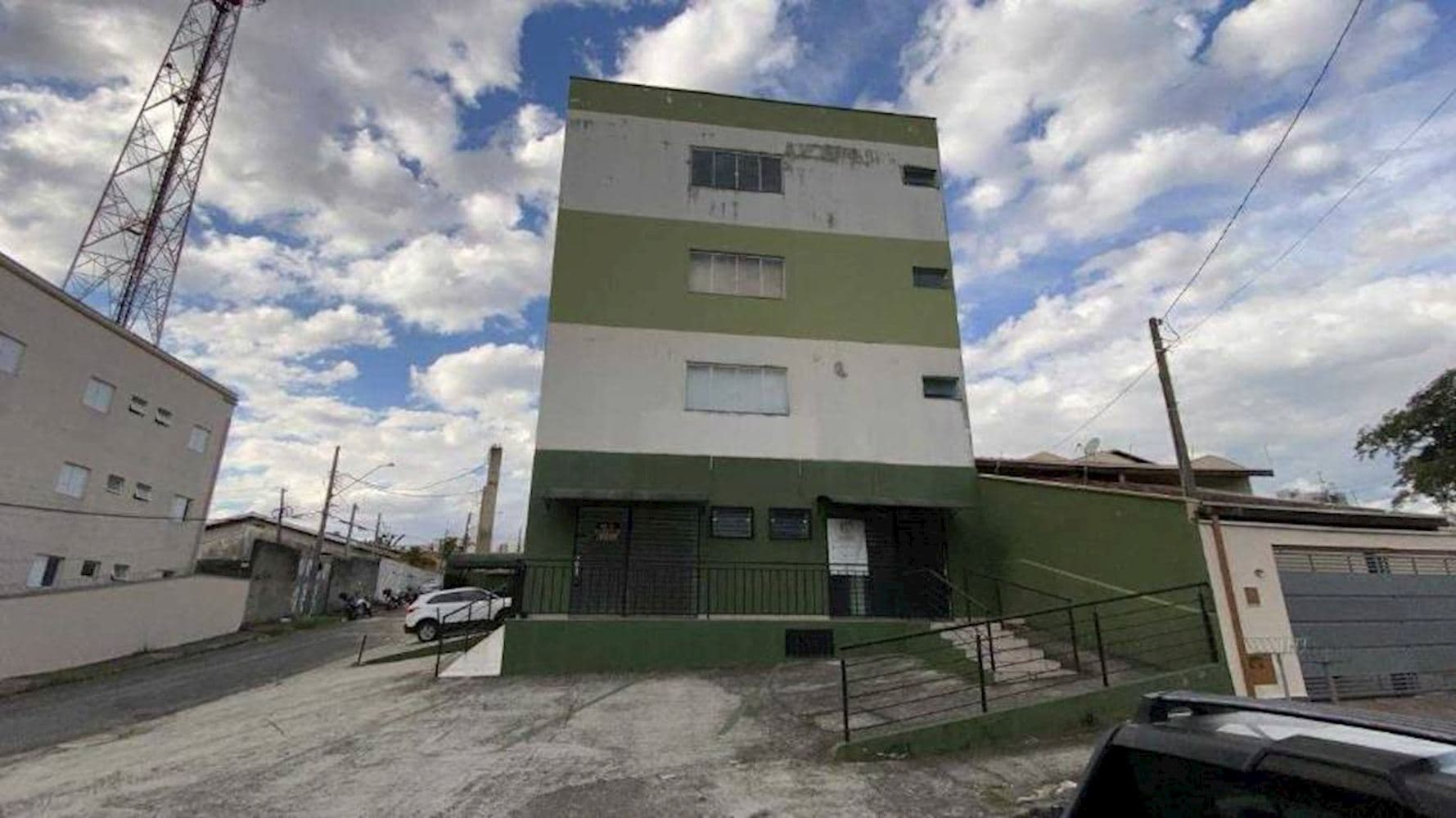 Foto 1 de 3: Comercial em leilão em Taubaté - SP, bairro Lavadouro de Areia — Sala comercial em Lavadouro De Areia - Taubaté/SP