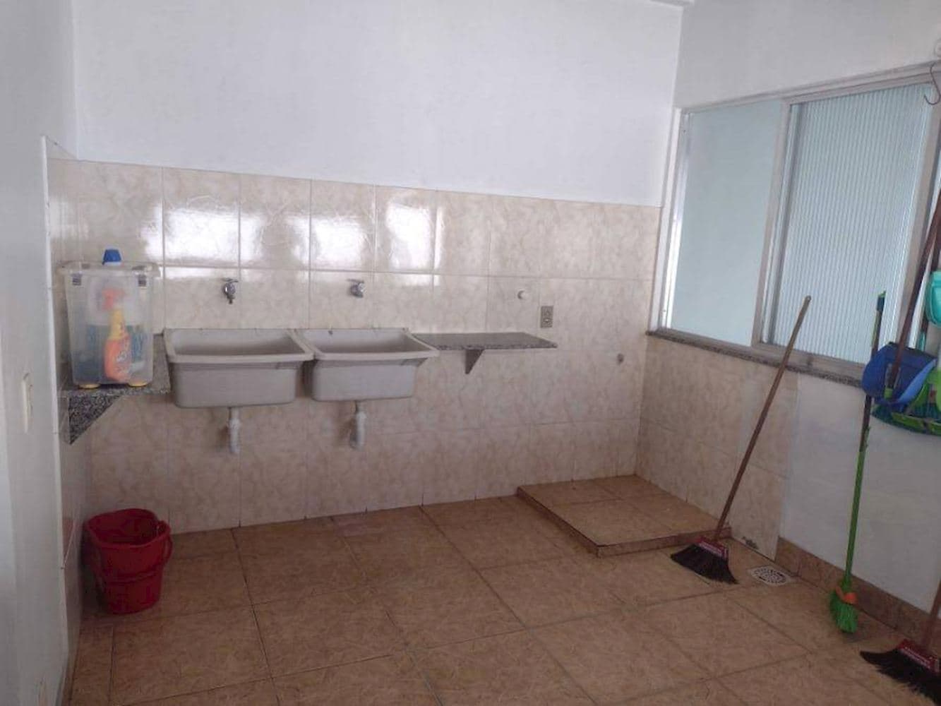 Foto 10 de 11: Casa em leilão em Nilópolis - RJ, bairro Centro — Casa no Centro de Nilópolis/RJ