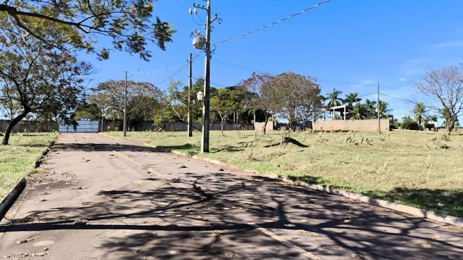 Foto 8 de 19: Terreno em leilão em Pérola - PR — Terreno no Condomínio Parque Residencial Viva - Perola - Pérola/PR - (Lote 08 Quadra 04)