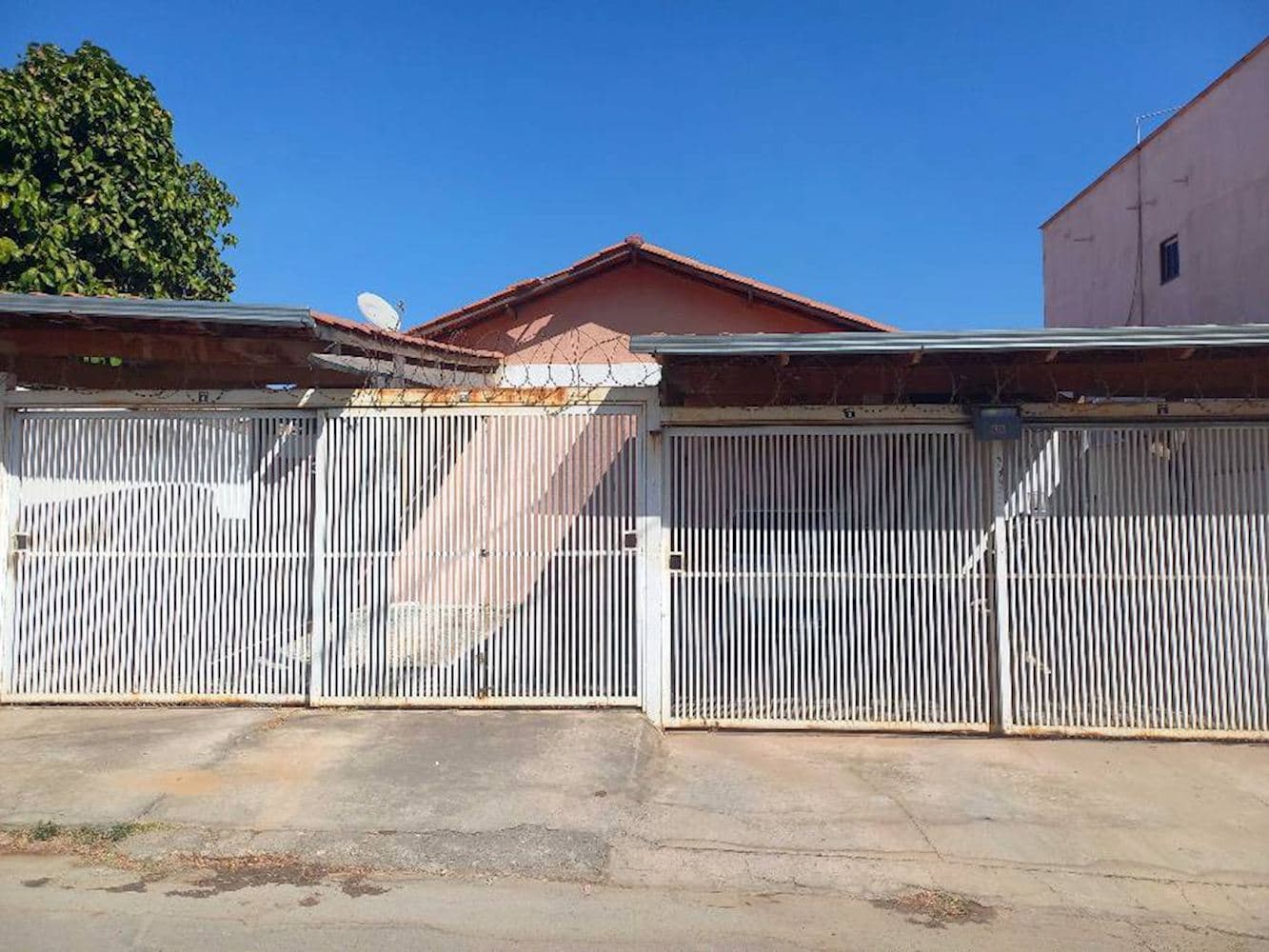 Foto 2 de 4: Casa em leilão em Ribeirão Das Neves - MG, bairro Sevilha — Casa de condomínio em Sevilha - Ribeirão Das Neves/MG
