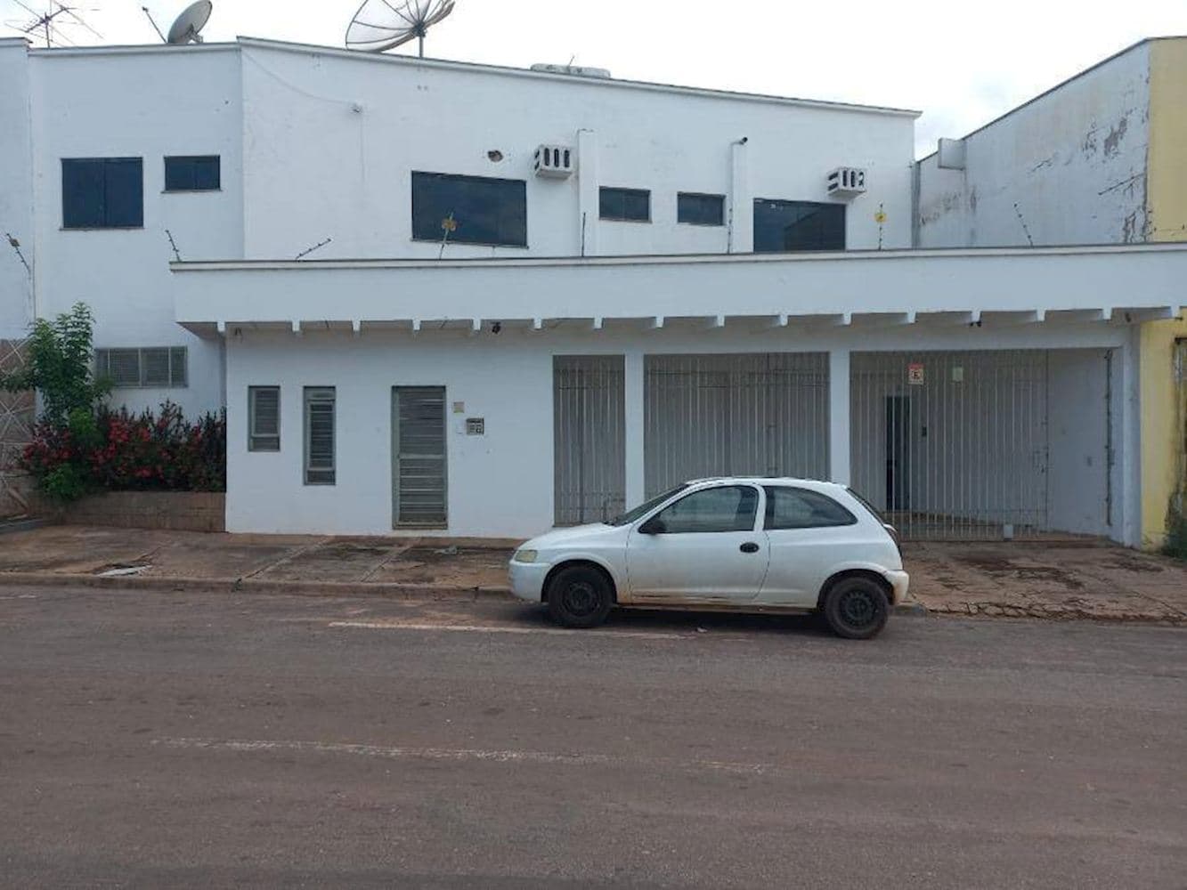 Foto 1 de 28: Casa em leilão em Rondonópolis - MT, bairro Vila Birigui — Casa na Vila Birigui em Rondonópolis/MT