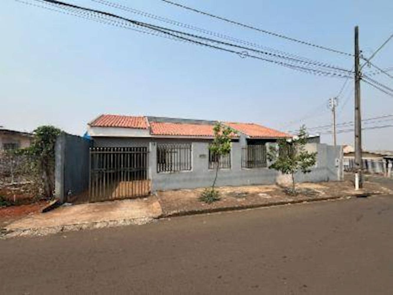 Foto 1 de 9: Casa em leilão em Apucarana - PR, bairro Jardim Aviação — Casa no Jardim Aviação em Apucarana/PR