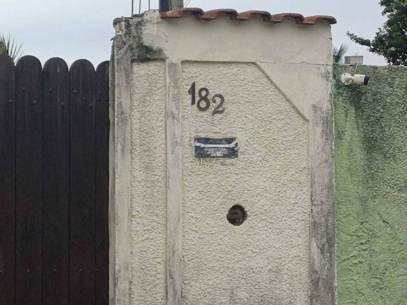 Foto 2 de 3: Casa em leilão em Magé - RJ, bairro Praia Do Imperador — Casa na Praia Do Imperador - Magé/RJ