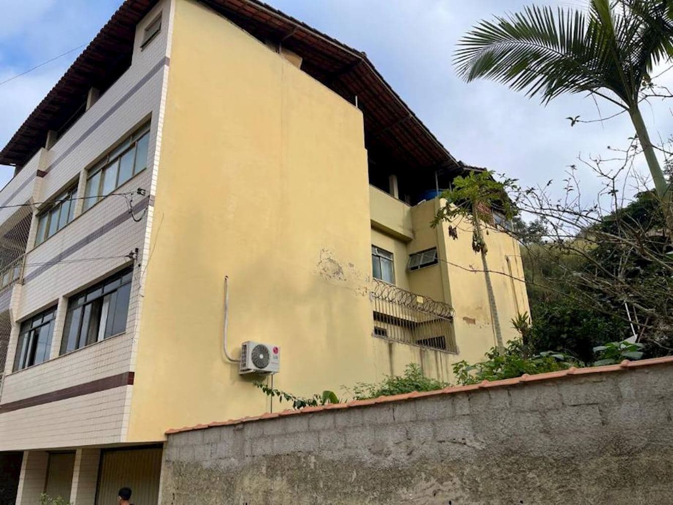 Foto 2 de 3: Apartamento em leilão em Ponte Nova - MG, bairro Vila Oliveira — Apartamento na Vila Oliveira - Ponte Nova/MG