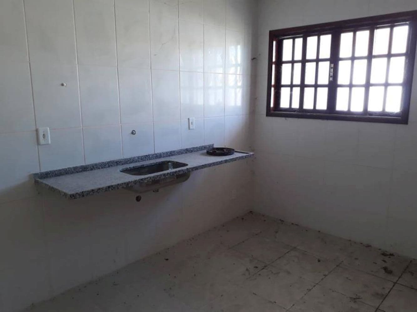 Foto 10 de 11: Casa em leilão em Queimados - RJ, bairro Centro — Casa no Centro de Queimados/RJ