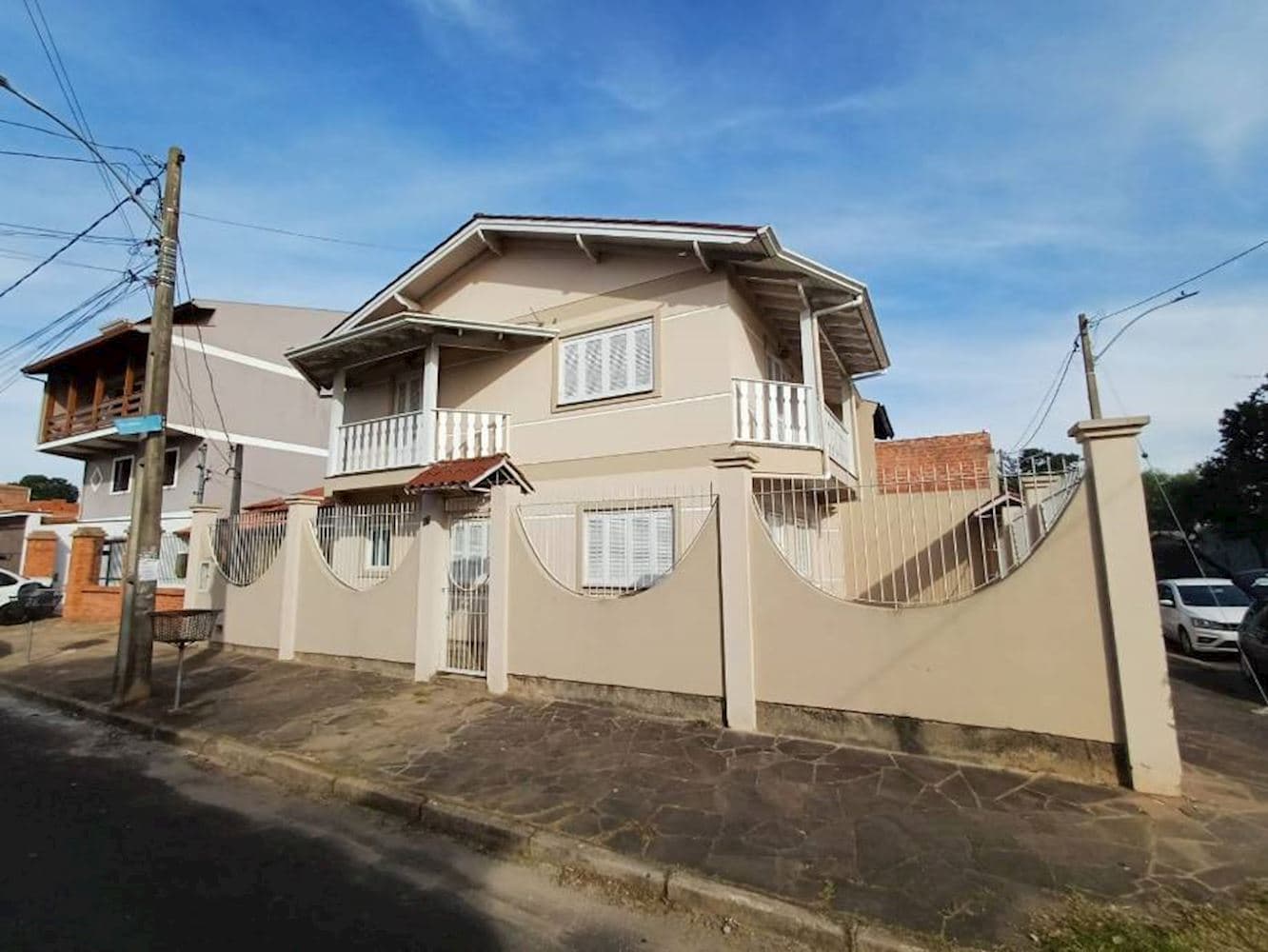 Foto 1 de 17: Casa em leilão em Canoas - RS, bairro Estradaância Velha — Casa em Estância Velha - Canoas/RS