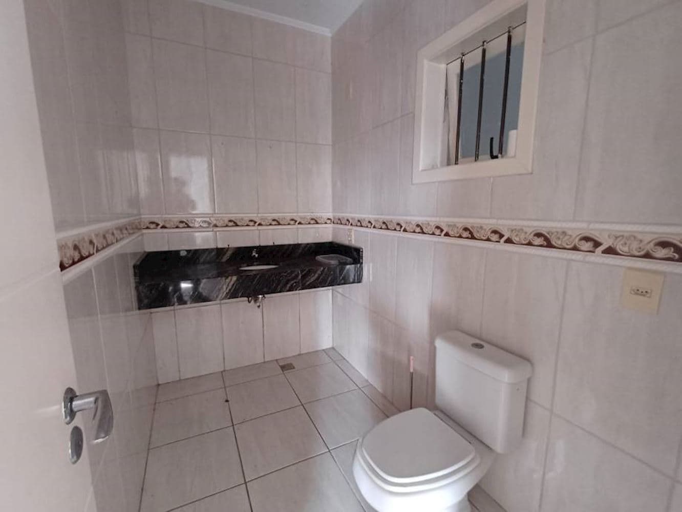 Foto 16 de 17: Casa em leilão em Canoas - RS, bairro Estradaância Velha — Casa em Estância Velha - Canoas/RS