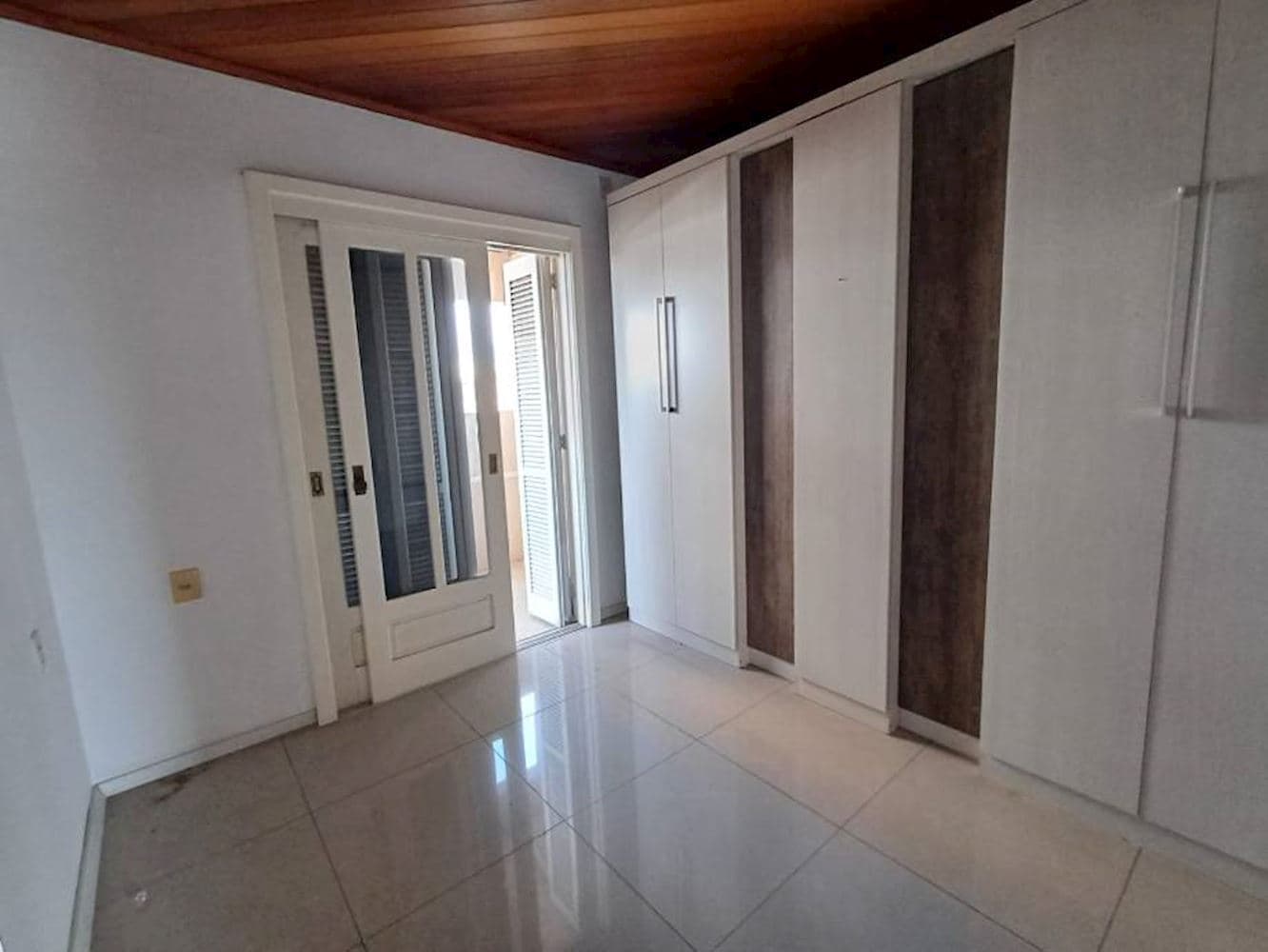 Foto 2 de 17: Casa em leilão em Canoas - RS, bairro Estradaância Velha — Casa em Estância Velha - Canoas/RS