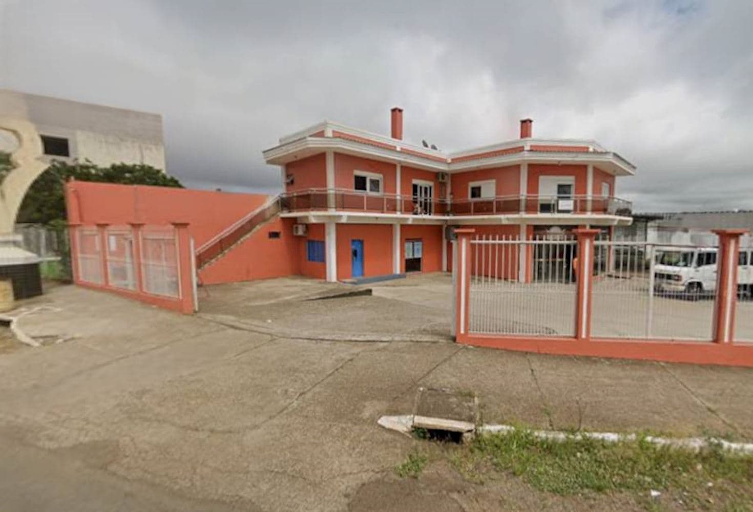 Foto 1 de 3: Comercial em leilão em Santiago - RS, bairro Gaspar Dutra — Loja Comercial no "Cond. Água Azul" - Gaspar Dutra - Santiago/RS