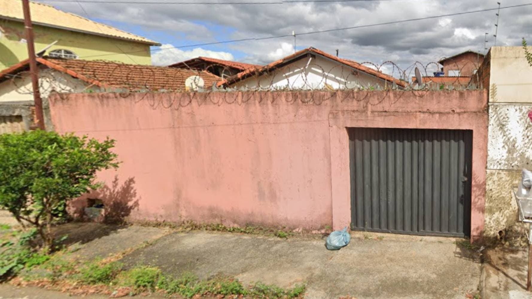 Foto 2 de 6: Casa em leilão em Montes Claros - MG, bairro José Carlos — Casa em José Carlos - Montes Claros/MG
