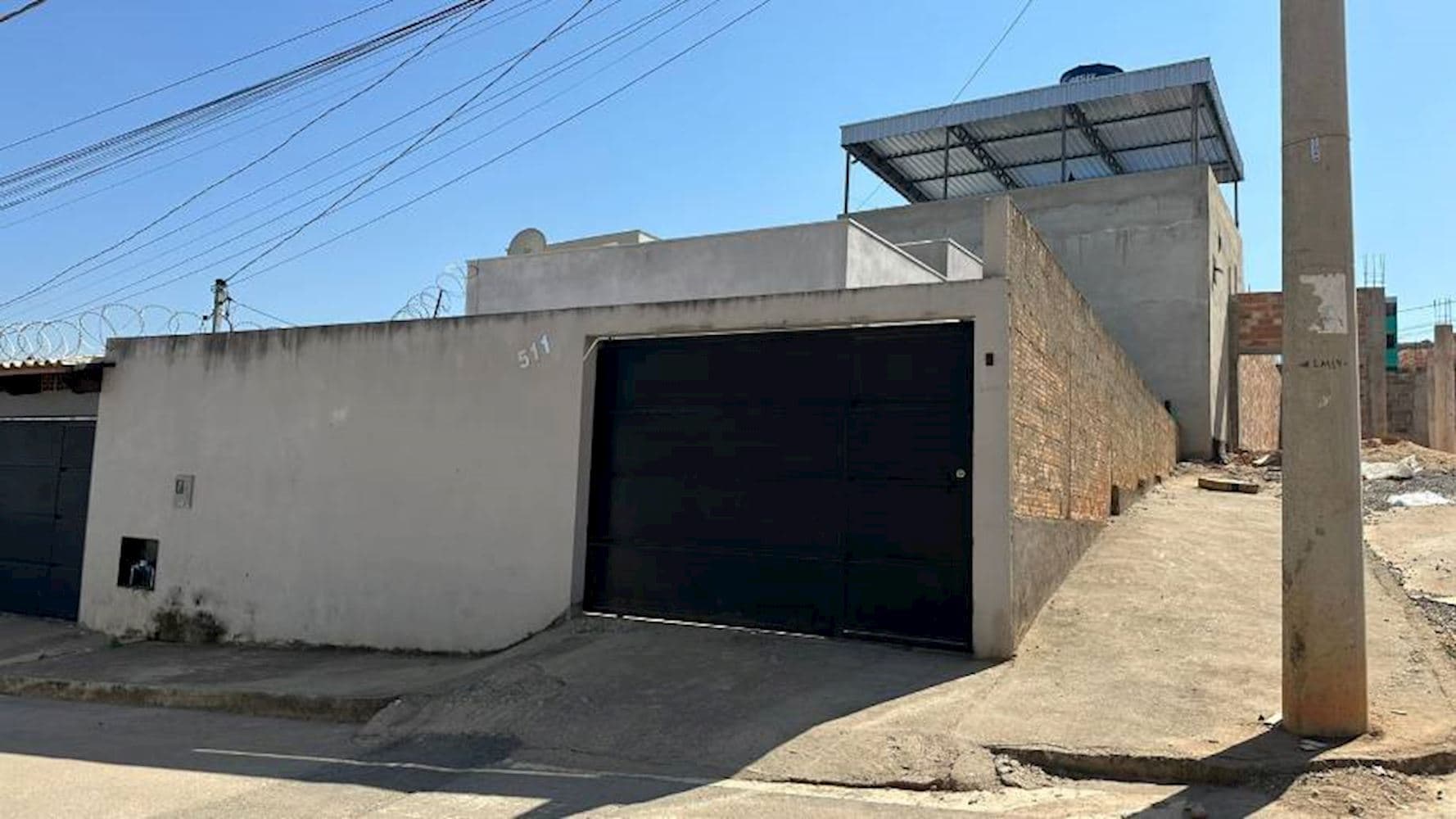 Foto 2 de 3: Casa em leilão em Nova Serrana - MG, bairro Luzia Maria dos Santos — Casa em Luzia Maria Dos Santos - Nova Serrana/MG