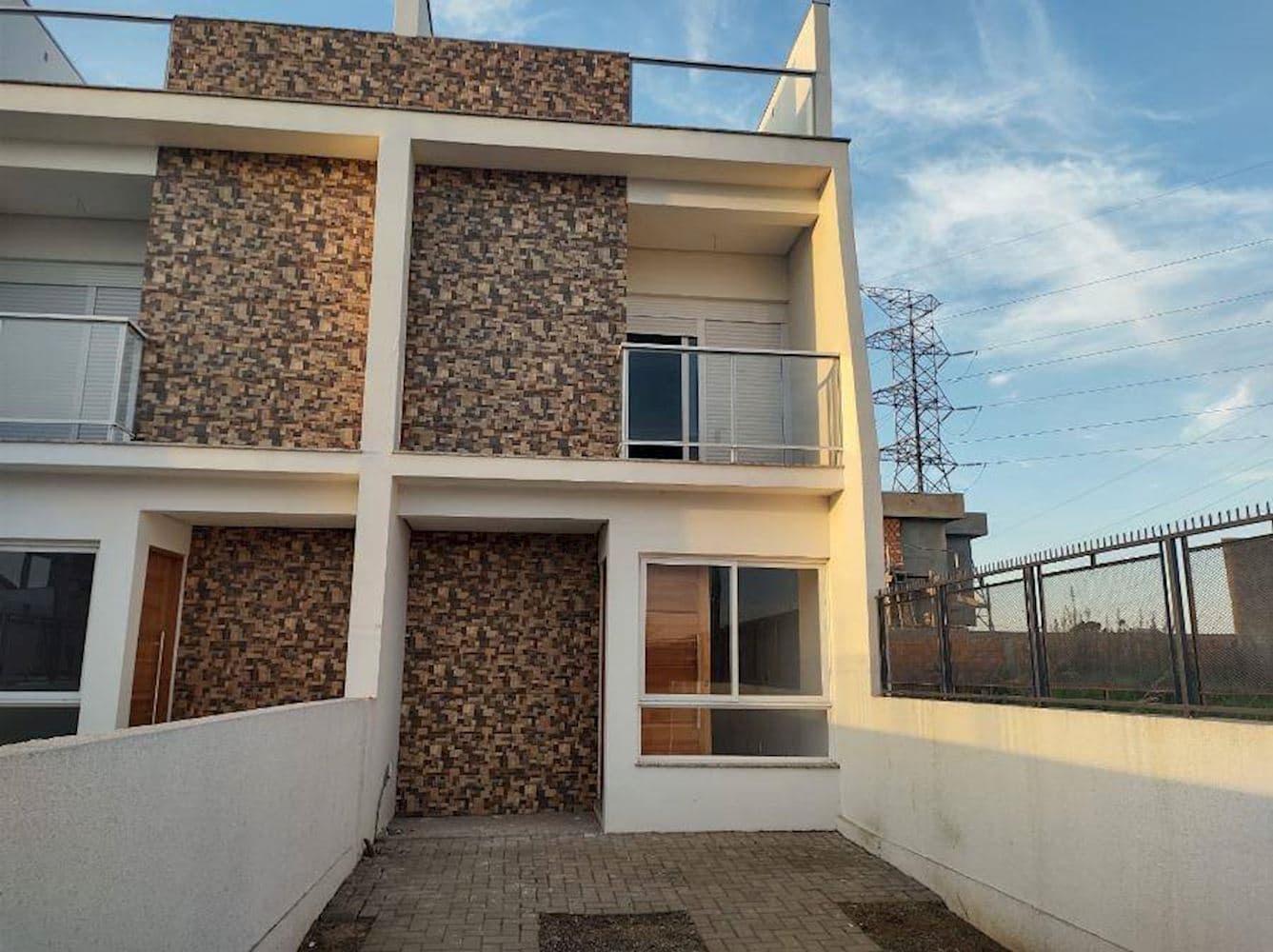 Foto 2 de 11: Casa em leilão em Canoas - RS, bairro Brigadeira — Casa de condomínio em Brigadeira - Canoas/RS