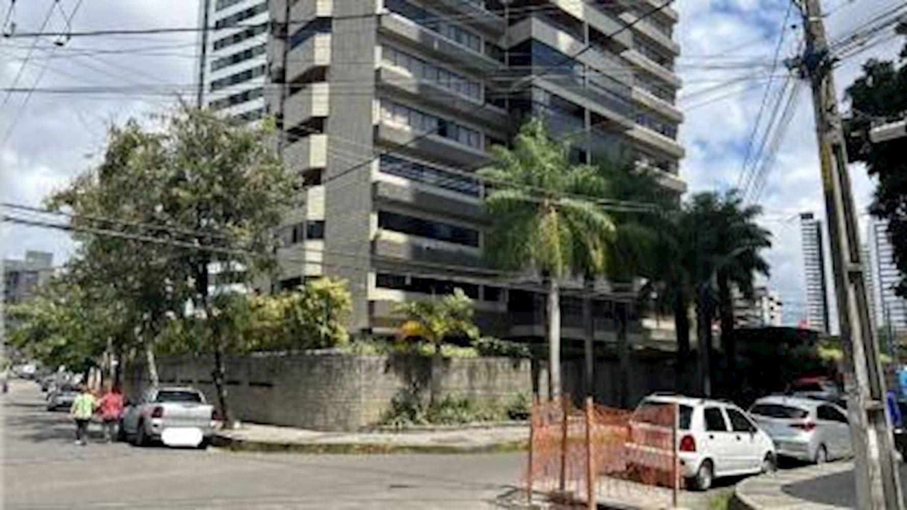 Foto 1 de 5: Apartamento em leilão em Recife - PE, bairro Madalena — Apartamento no "Edifício Maison Boticelli" - Madalena - Recife/PE