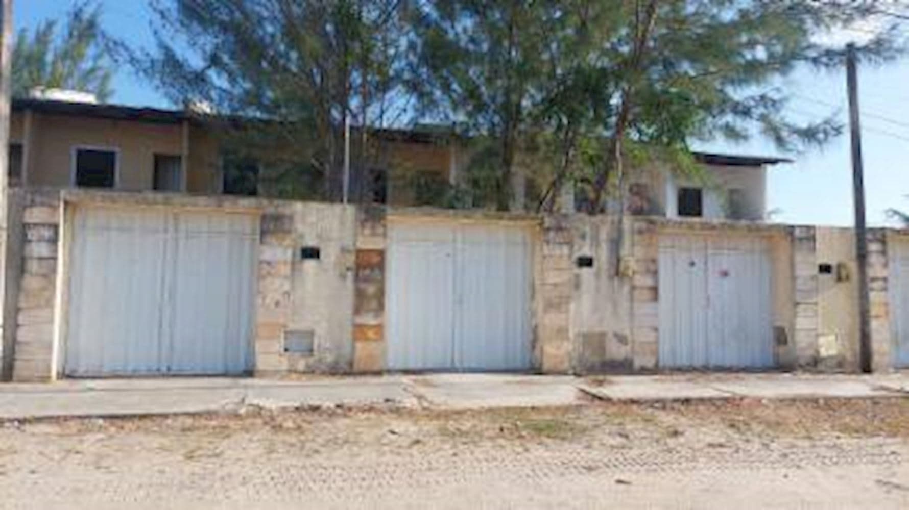Foto 1 de 15: Casa em leilão em Horizonte - CE, bairro Mal Cozinhado — Casa no Condominio Novo Horizonte - Mal Cozinhado - Horizonte/CE