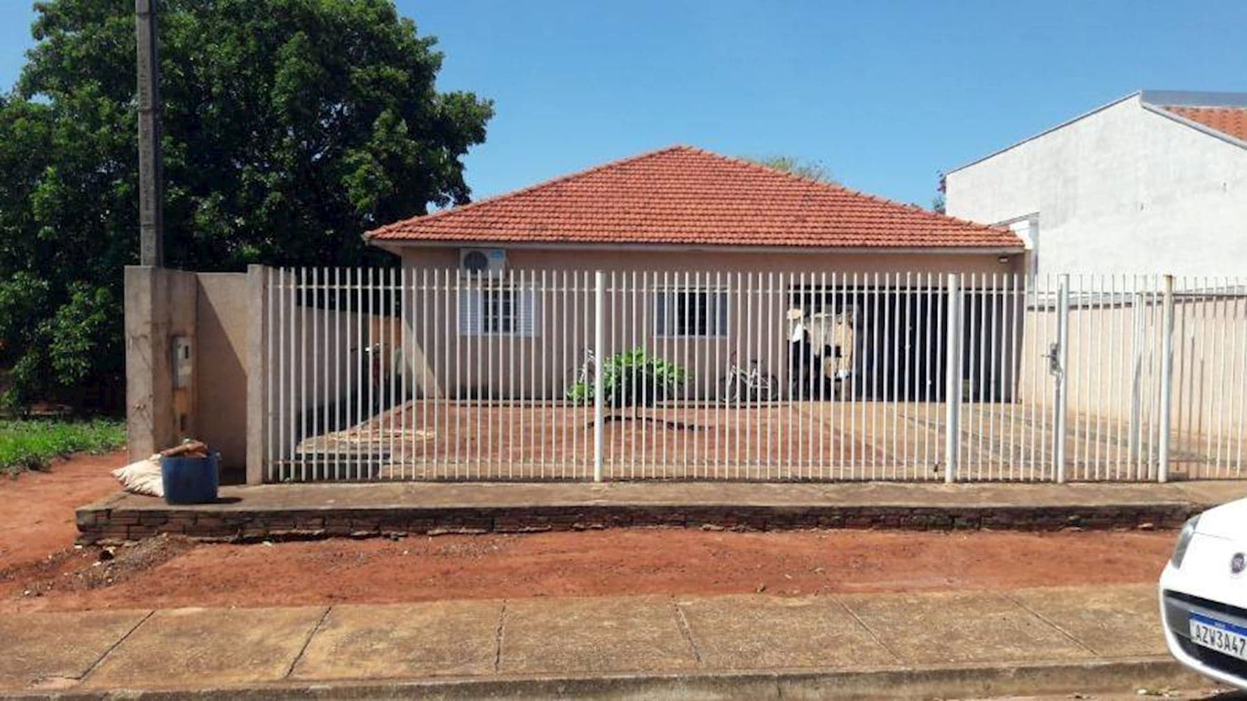 Foto 1 de 12: Casa em leilão em São Carlos Do Ivaí - PR, bairro Centro — Casa no Centro de São Carlos do Ivaí/PR