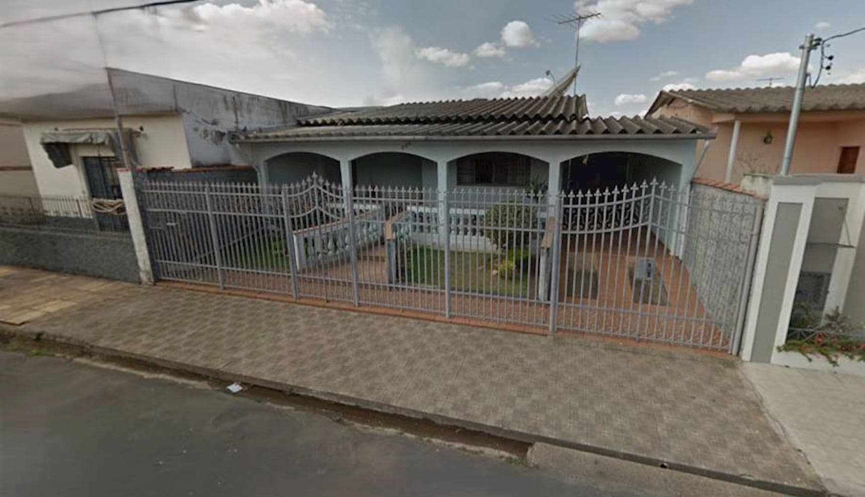 Foto 3 de 3: Casa em leilão em Três Corações - MG, bairro Jardim América — Casa no Jardim América - Três Corações/MG