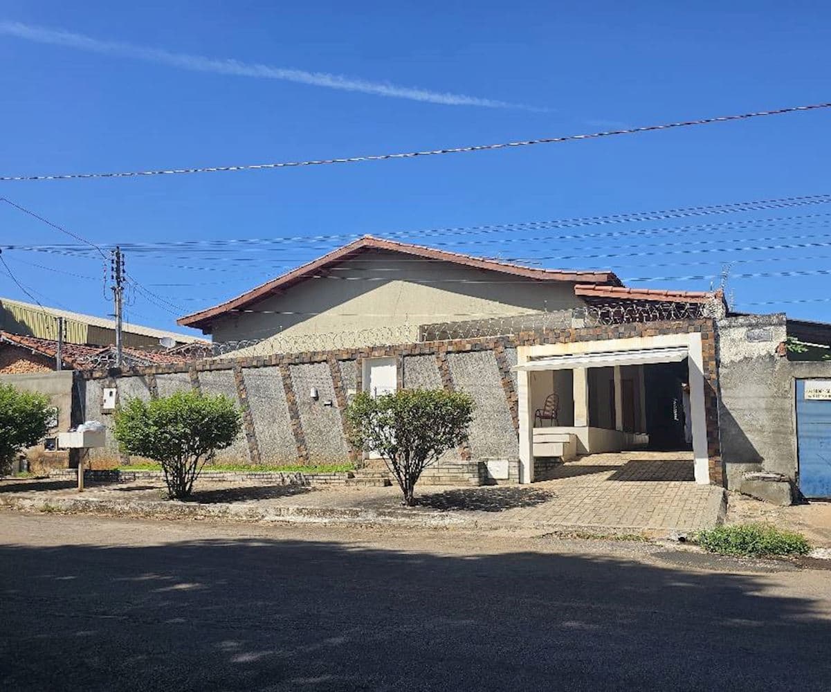 Foto 1 de 10: Casa em leilão em Edéia - GO, bairro Setor Alegrete — Casa no Setor Alegrete - Edéia/GO