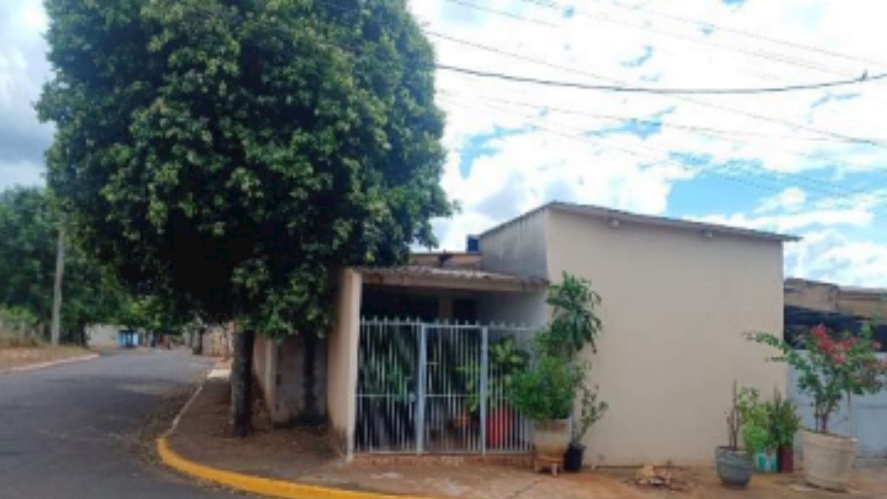 Foto 2 de 5: Casa em leilão em Urânia - SP, bairro Vicente Filié — Casa em Vicente Filié - Urânia/SP