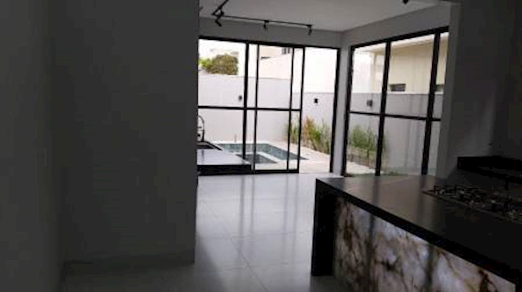 Foto 4 de 15: Casa em leilão em Anápolis - GO — Casa no Condomínio Terras Alpha Anápolis - Anápolis/GO
