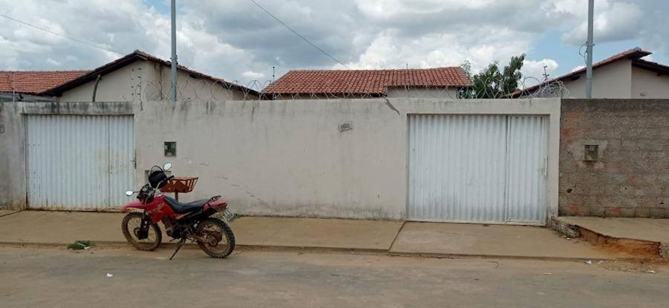 Foto 1 de 14: Casa em leilão em Jaíba - MG — Casa no Residencial Jardins I em Jaíba/MG