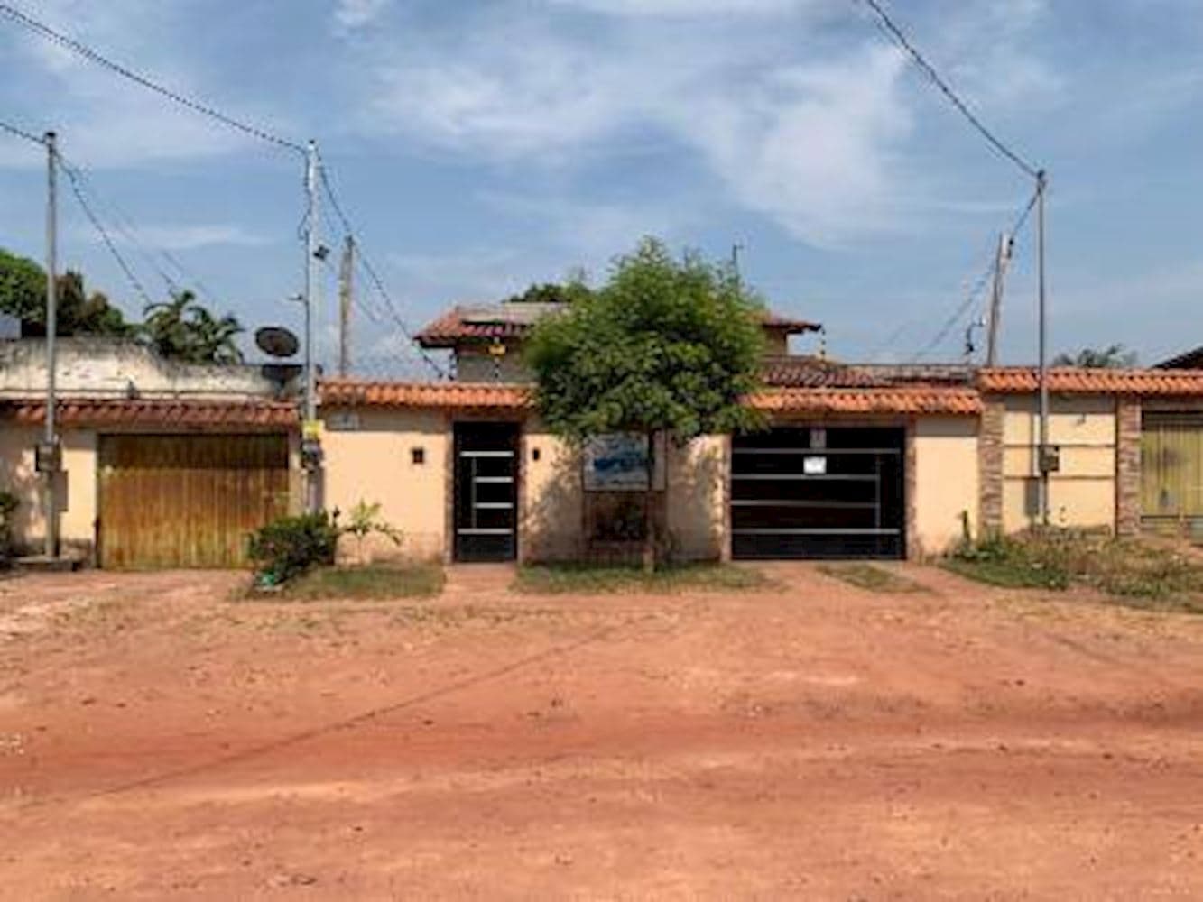 Foto 1 de 14: Casa em leilão em Santarém - PA, bairro Aeroporto Velho — Casa no Aeroporto Velho - Santarém/PA