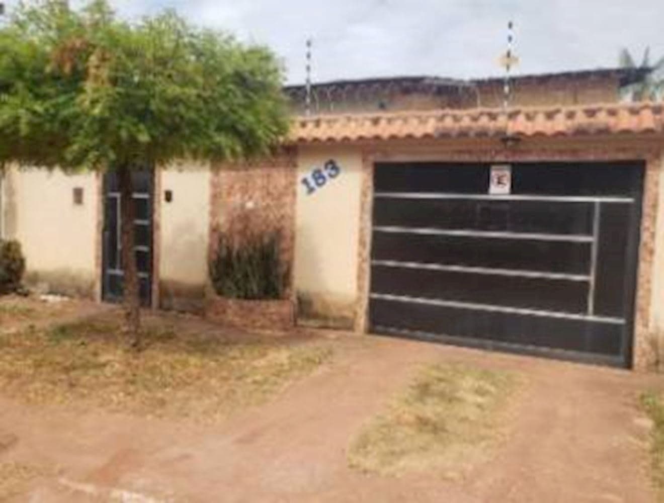 Foto 2 de 14: Casa em leilão em Santarém - PA, bairro Aeroporto Velho — Casa no Aeroporto Velho - Santarém/PA