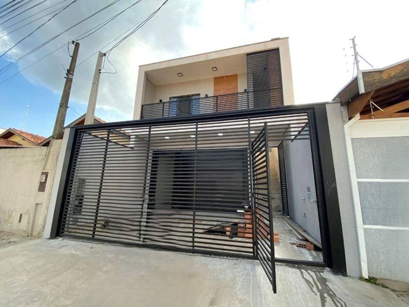 Foto 1 de 15: Casa em leilão em Limeira - SP, bairro Jardim São Lourenço — Casa no Jardim São Lourenço - Limeira/SP