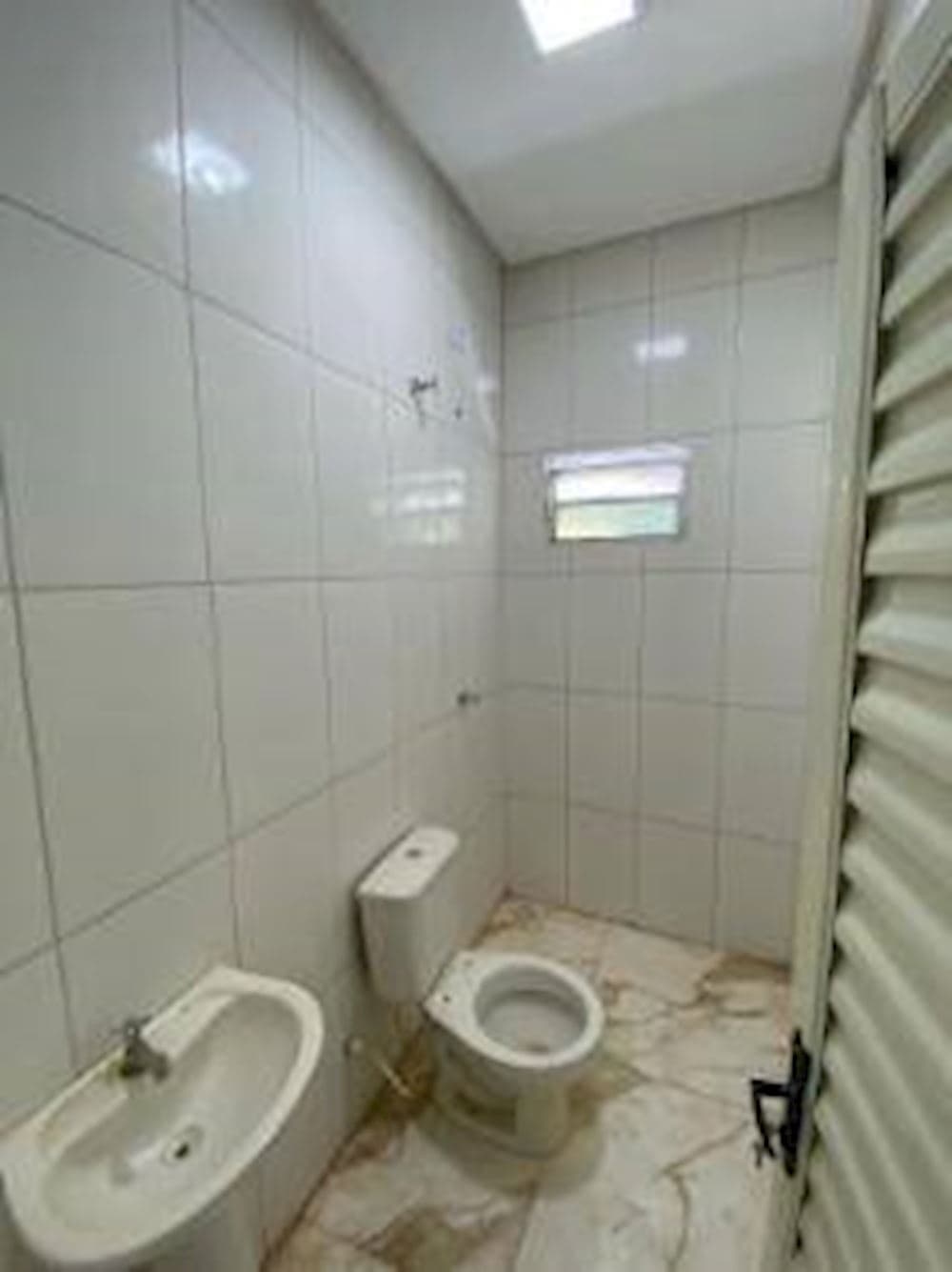 Foto 6 de 10: Casa em leilão em Trindade - GO, bairro Jardim Scala — Casa no Jardim Scala - Trindade/GO