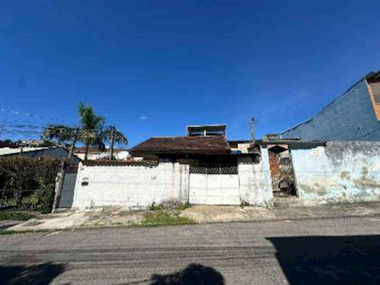 Foto 1 de 3: Apartamento em leilão em Rio De Janeiro - RJ, bairro Vila Valqueire — Casa na Vila Valqueire - Rio de Janeiro/RJ